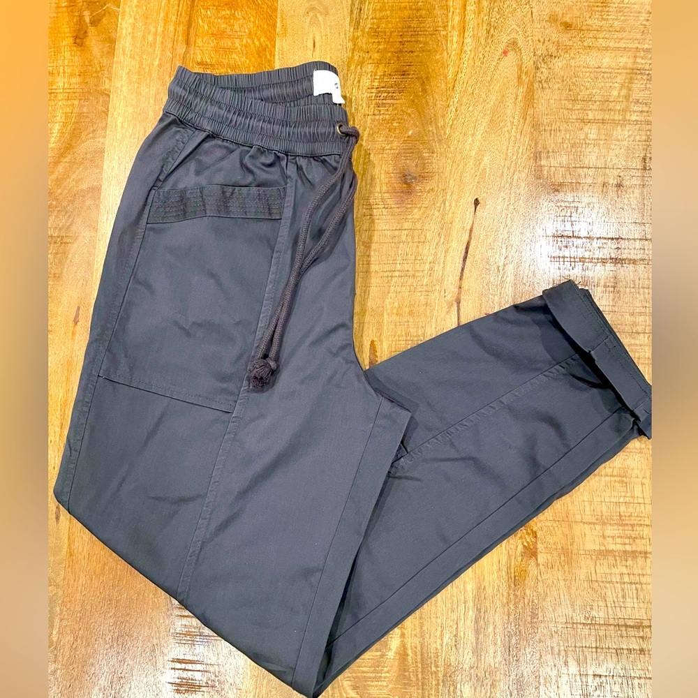NWT Lou & Grey Women’s Charcoal Cargo/Jogger Pants